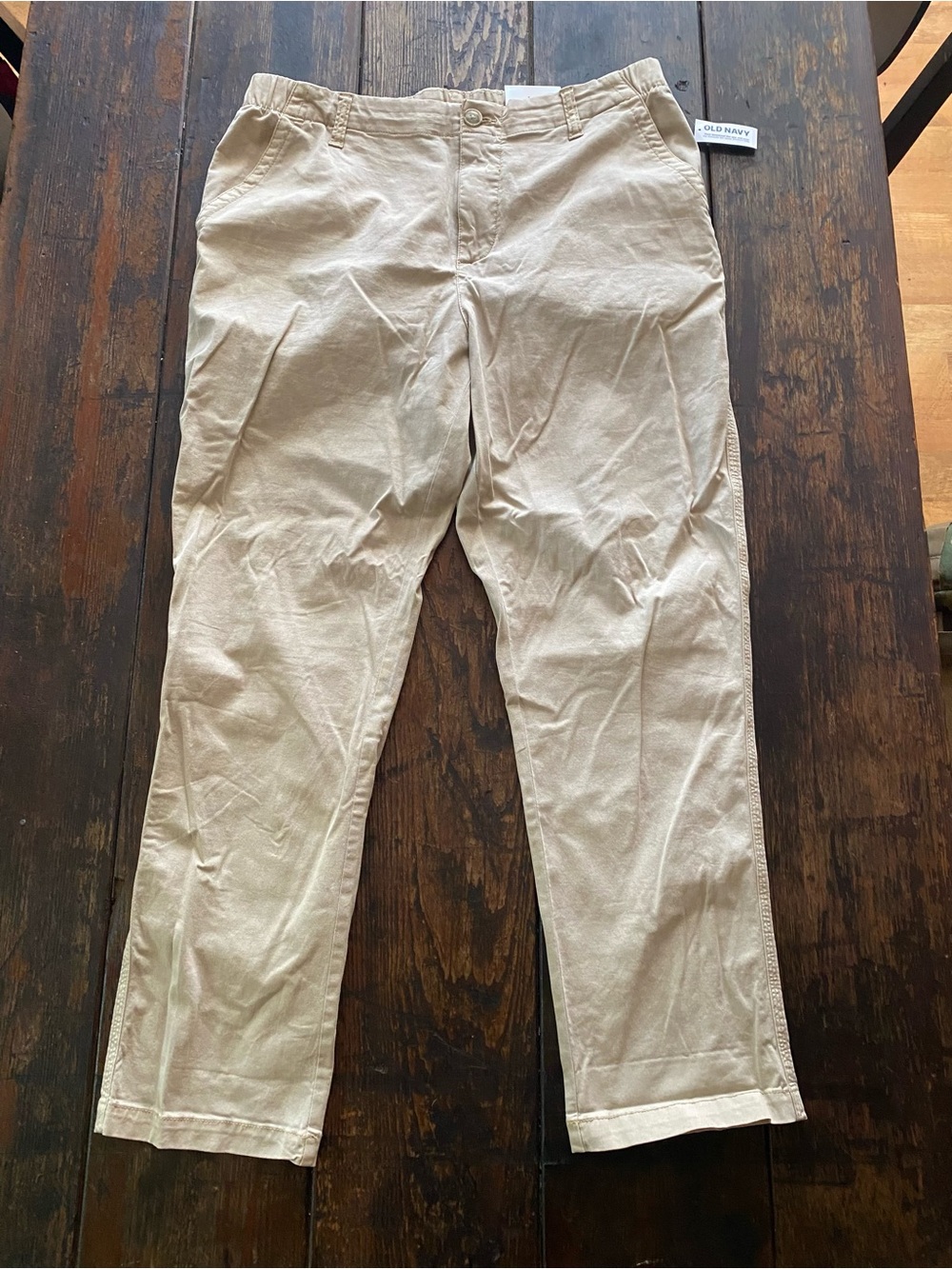 2 pair of Old Navy women’s Khaki pants